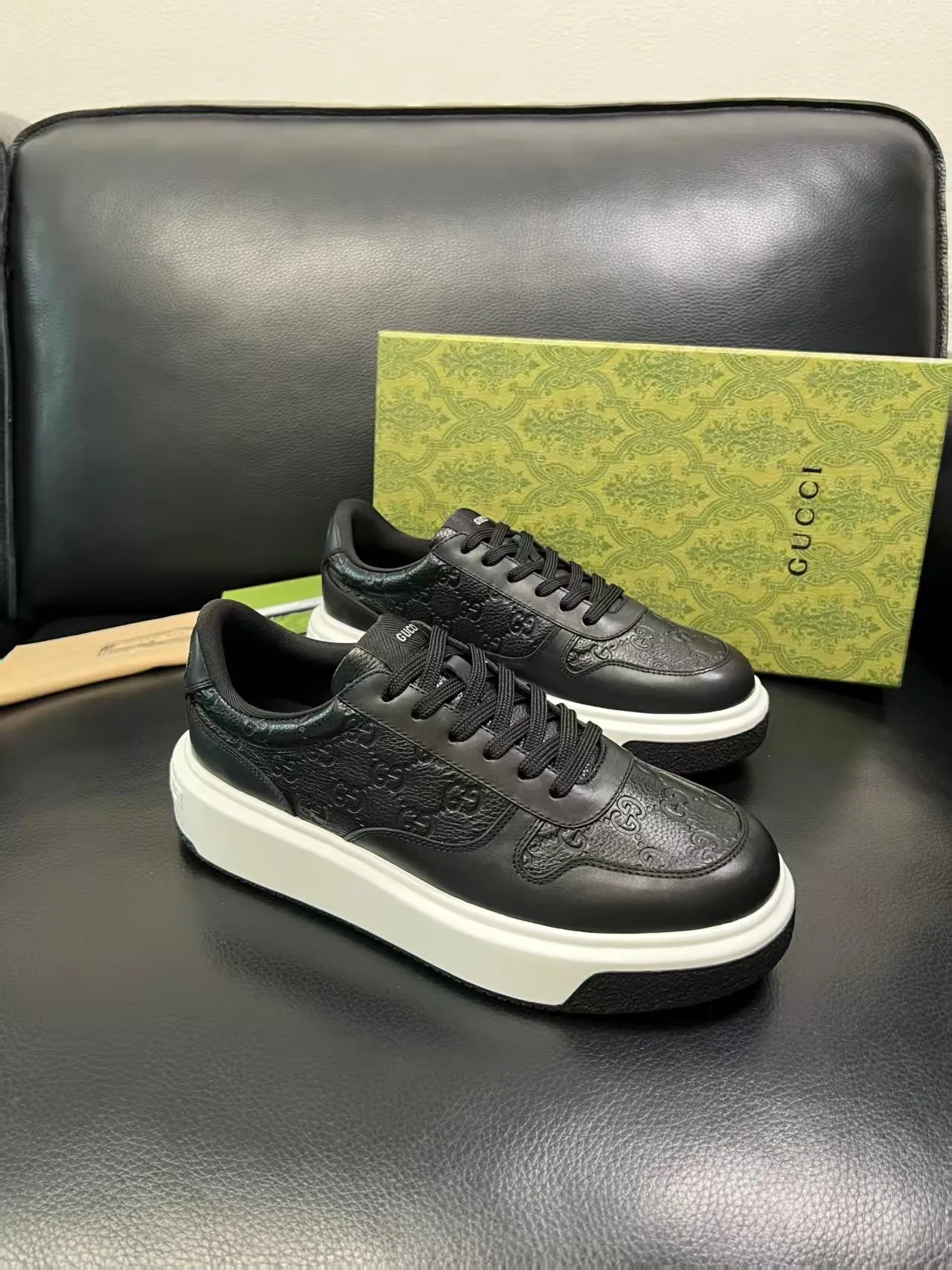 P460 new men's shoes GUCCI [Lightning] latest shoes are shipped. Original quality, fashionable, made of special materials, sheepskin lining, brand new packaging. The foot feels super comfortable and the workmanship is impeccable. Size: Male 38-45, No. 058
